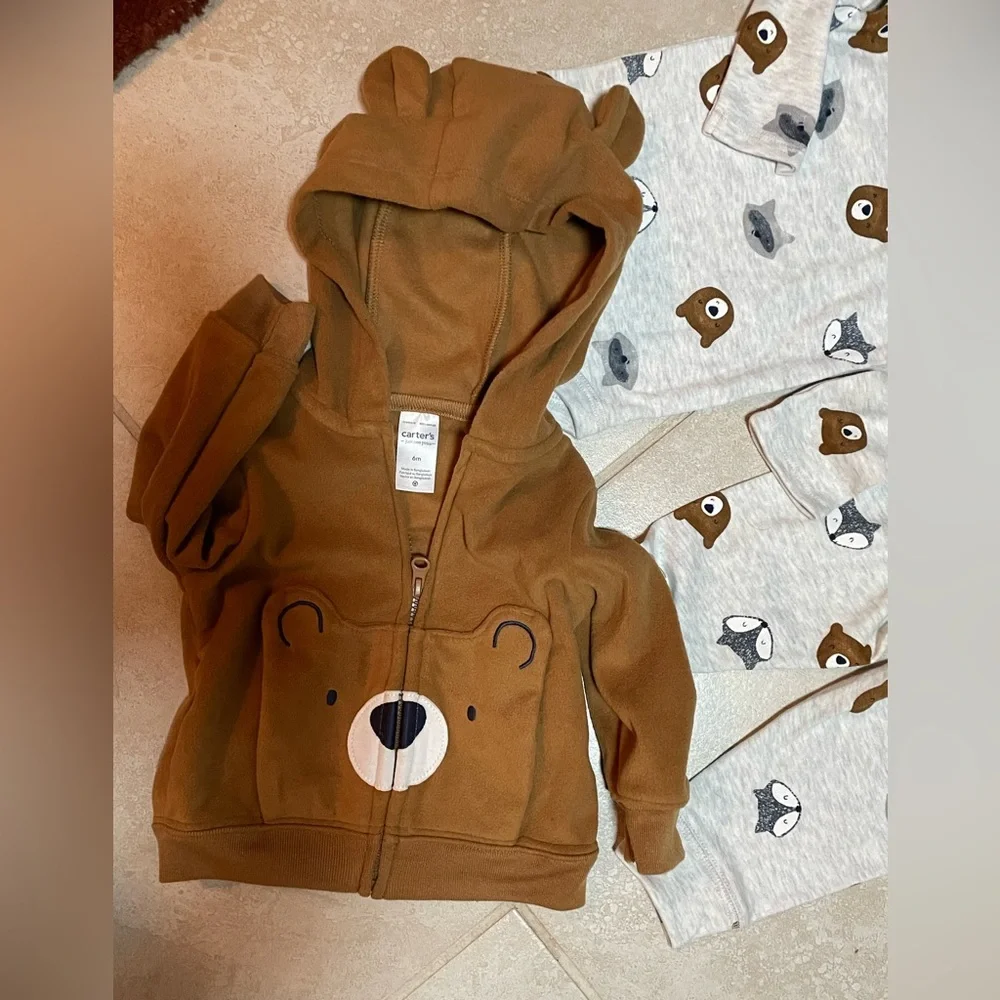 🧸 Carter’s SZ:6 Month Baby Bundle 2 outfits & 1 Bear Hoodie to Match Like New